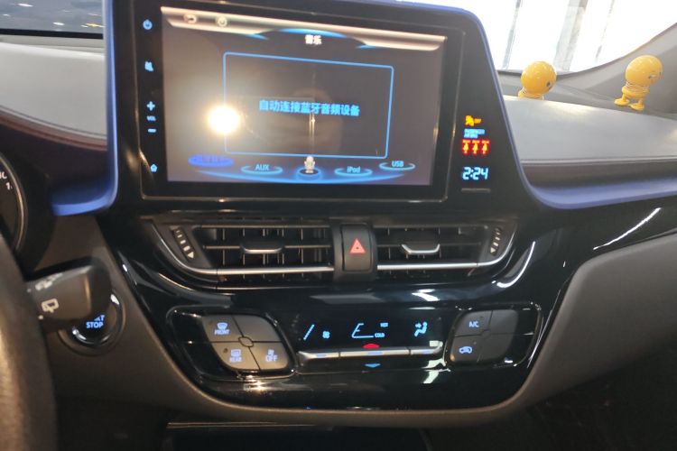 丰田C-HR 2018款 2.0L 领先天窗版 国VI中控内饰16