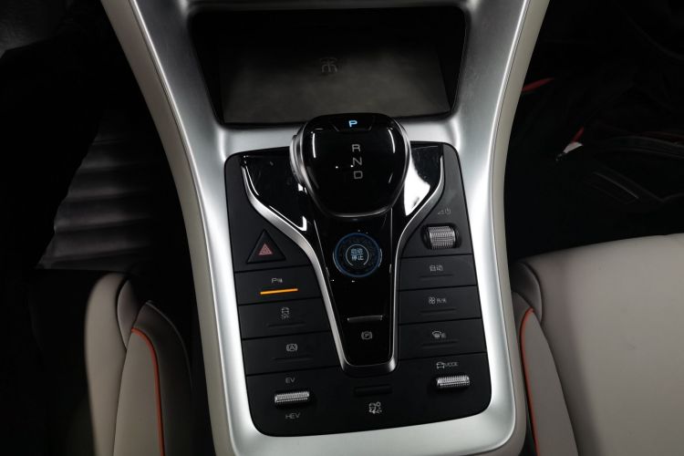 比亚迪 宋Pro新能源 2023款 冠军版 DM-i 71KM领航型中控内饰18