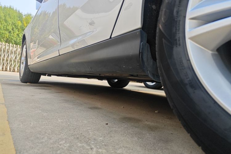 福特 福克斯 2012款 三厢 1.6L 自动风尚型局部细节9002