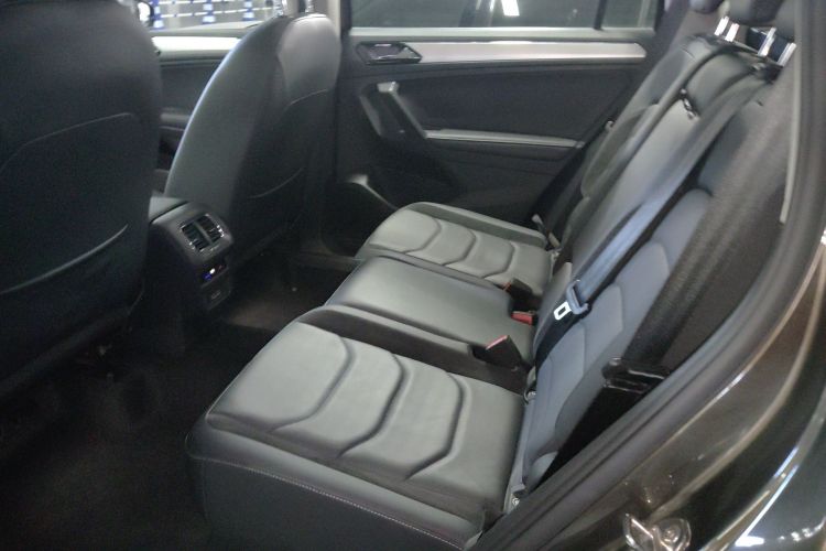 大众 途观L 2017款 330TSI 自动两驱豪华版中控内饰7004