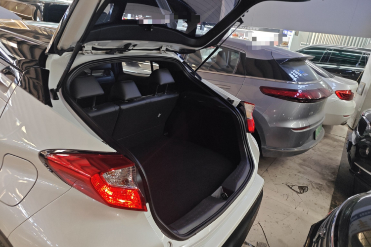 丰田C-HR 2020款 2.0L 领先版局部细节23