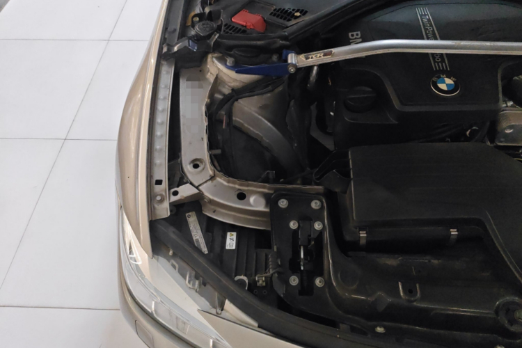 宝马3系 2014款 320Li 豪华设计套装局部细节9006