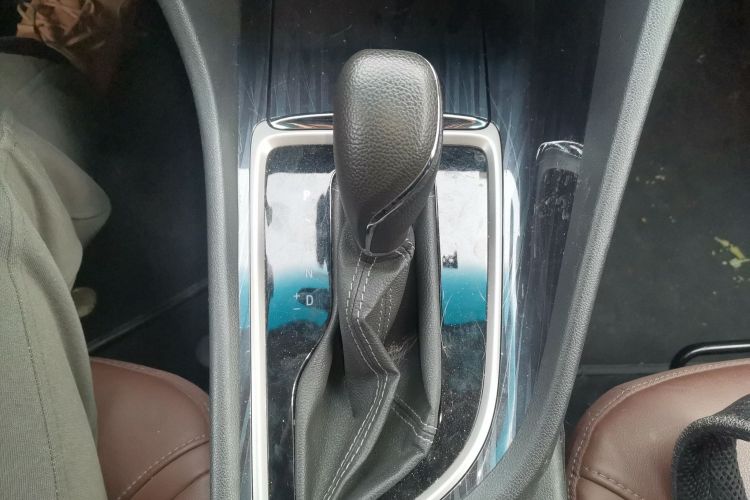 别克GL6 2019款 18T 6座互联豪华型 国VI中控内饰18