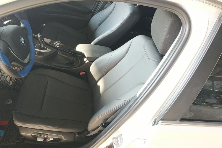 宝马3系 2016款 320Li 时尚型中控内饰19