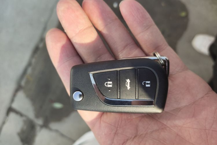 丰田 卡罗拉 2019款 1.2T S-CVT GL先锋版中控内饰11