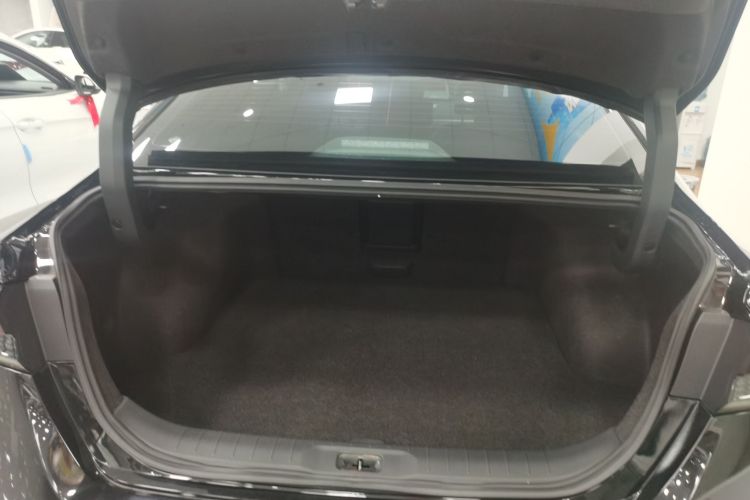 日产 天籁 2022款 2.0L XL-TLS 悦享版机舱底盘23