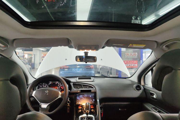 标致3008 2015款 2.0L 自动潮流版局部细节22