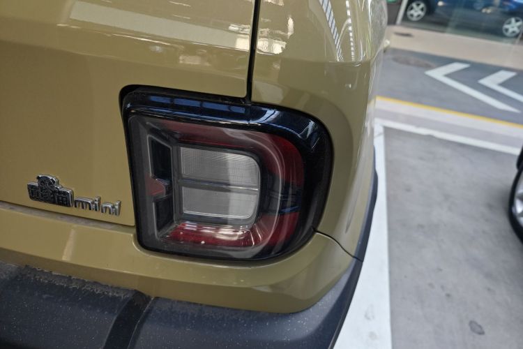 吉利银河 2024款 200km 熊猫骑士车身外观9