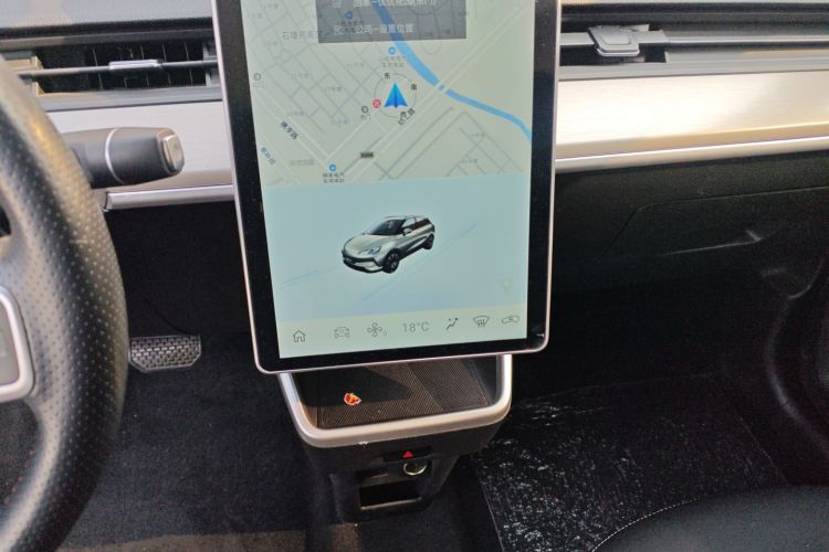 哪吒汽车 哪吒V 2022款 潮 300 Lite 三元锂中控内饰16