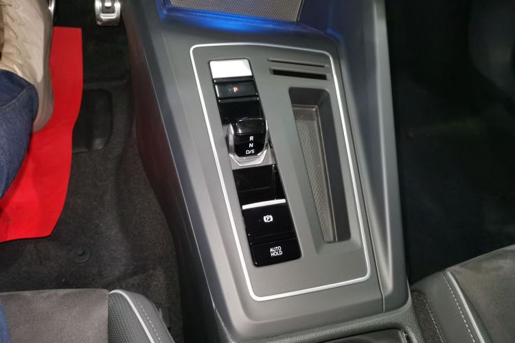 大众 高尔夫 2023款 改款 280TSI DSG R-Line中控内饰18