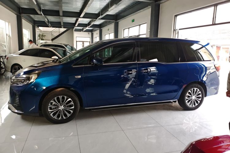 别克GL8 2023款 陆上公务舱 智慧尊贵型车身外观6003