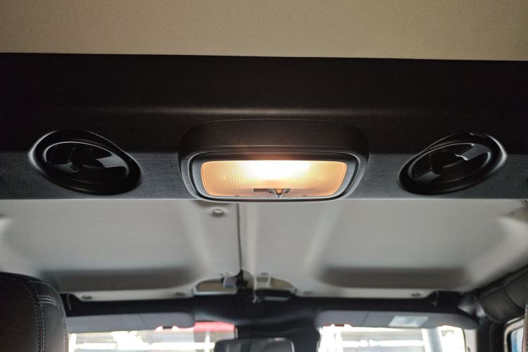 北京越野 北京BJ40 2020款 2.0T 自动四驱城市猎人版侠客型中控内饰22