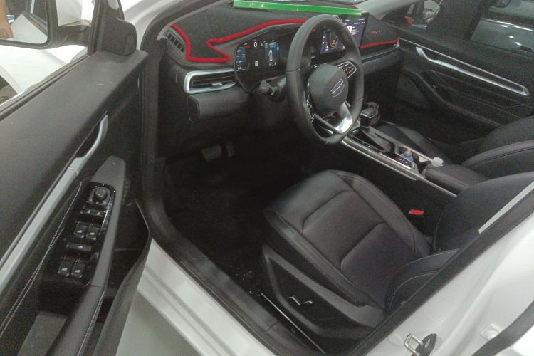 吉利汽车 帝豪 2026款 第4代 400万纪念款 1.5L CVT飞越型中控内饰20