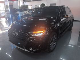 奥迪Q5L 2025款 45周年典藏版 40 TFSI 豪华动感型