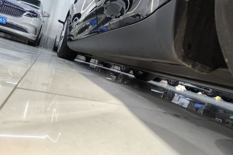 特斯拉 Model Y 2022款 长续航全轮驱动版局部细节9002