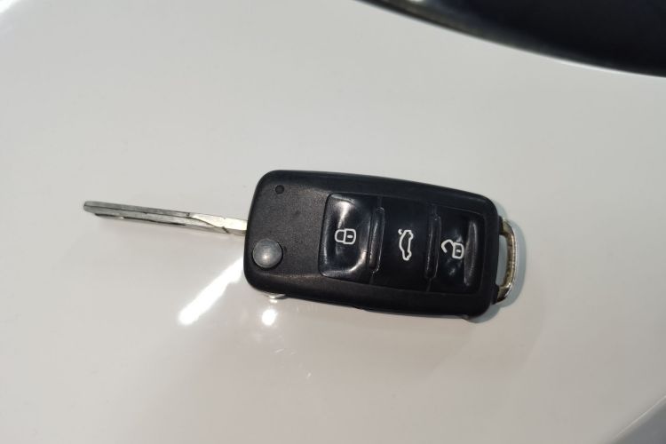 大众 捷达 2015款 质惠版 1.6L 手动时尚型中控内饰11