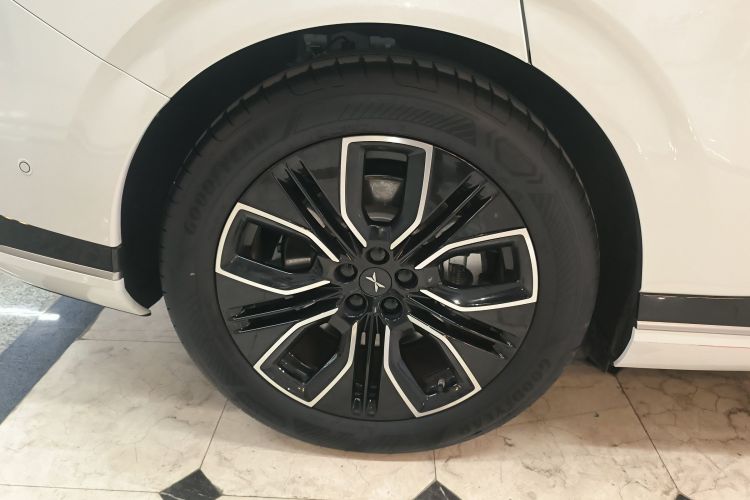 小鹏G9 2025款 625 长续航 Max车身外观6008