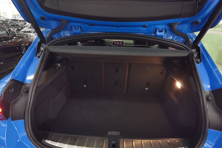 宝马X2 2020款 sDrive25i 领先型M运动套装中控内饰23