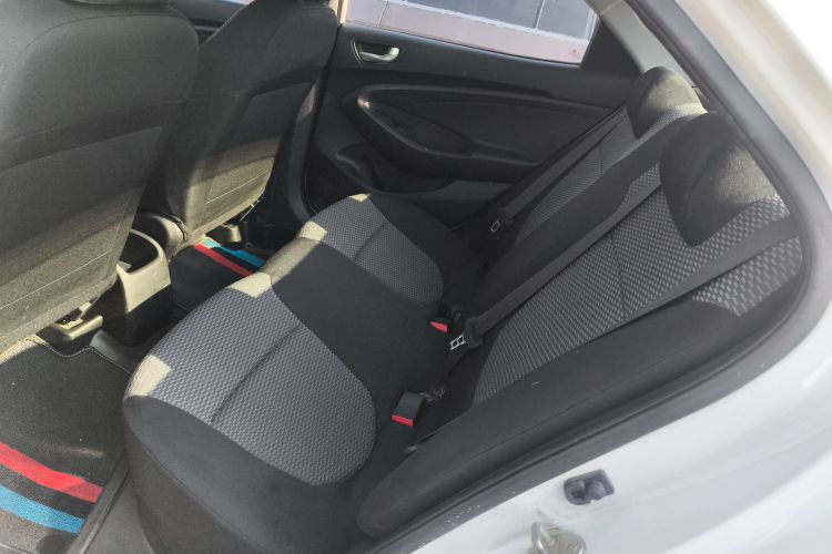 现代 瑞纳 2017款 1.4L 手动焕新版 国VI中控内饰21