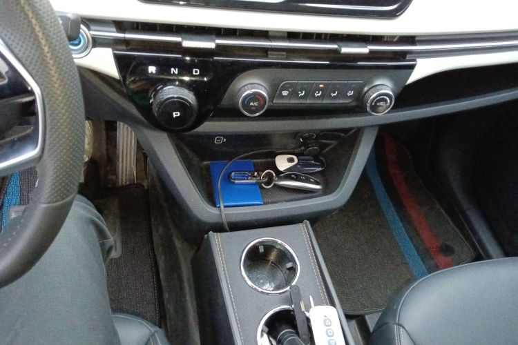 奔腾NAT 2022款 舒享出行 换电出租版中控内饰18