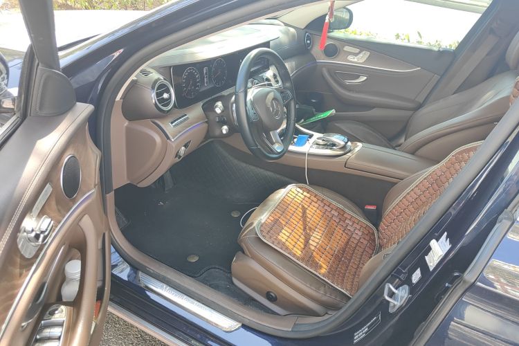 奔驰E级 2018款 改款 E 300 L 豪华型中控内饰7003