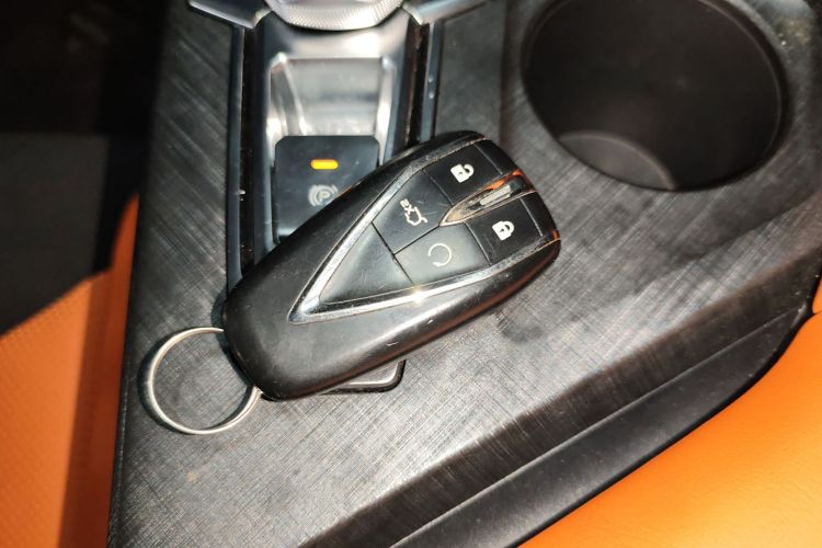 长安UNI-V 2023款 2.0T 锋速版中控内饰7001