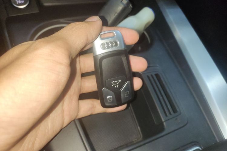 奥迪A4L 2020款 40 TFSI 时尚动感型中控内饰7001