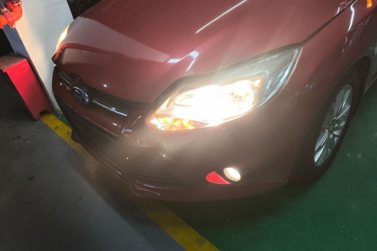 福特 福克斯 2012款 两厢 1.6L 自动舒适型局部细节36