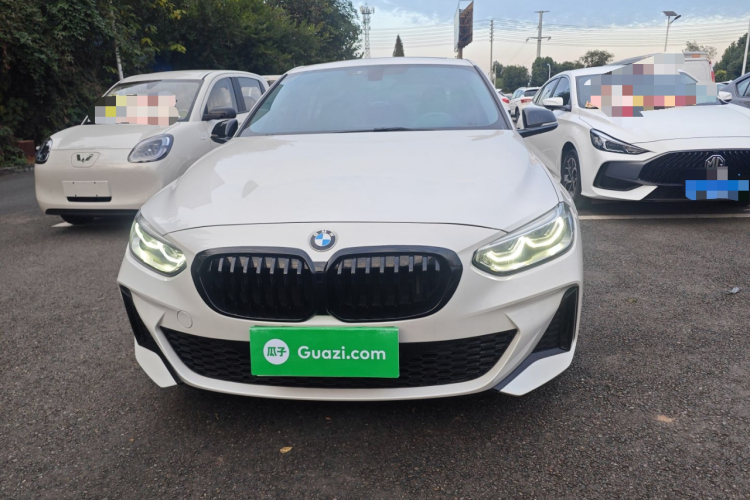 宝马1系 2021款 120i M运动曜夜版车身外观6001