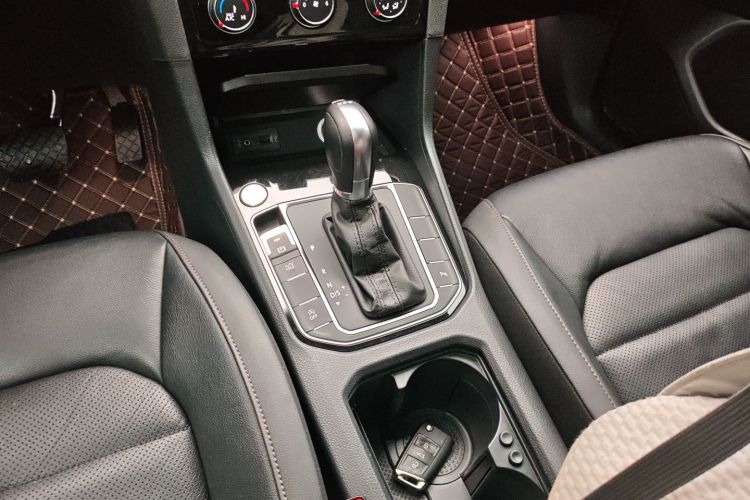 大众 高尔夫·嘉旅 2016款 230TSI 自动豪华型局部细节18