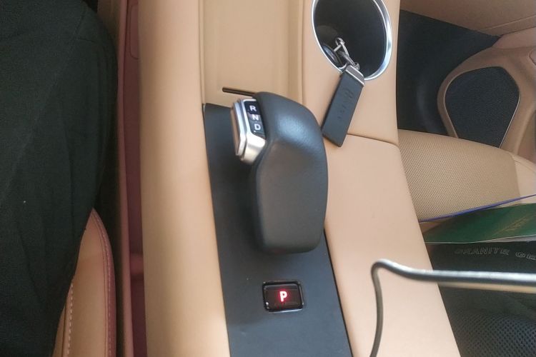 鸿蒙智行 问界M5 2022款 增程后驱标准版局部细节18