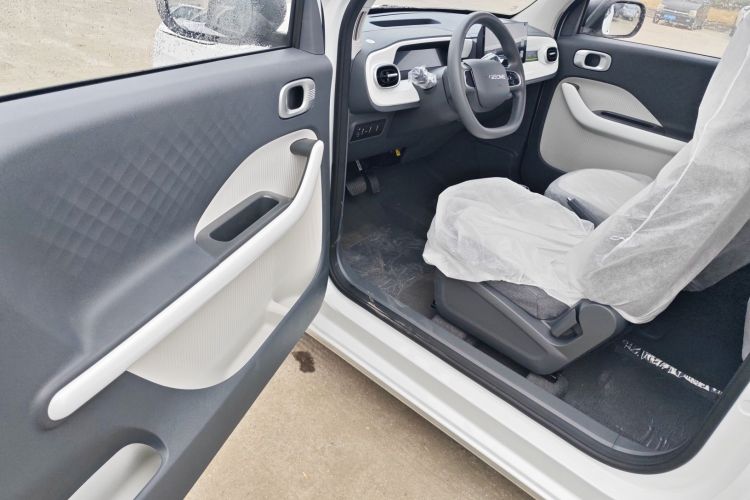 吉利银河 熊猫 2025款 210km 元气熊中控内饰20