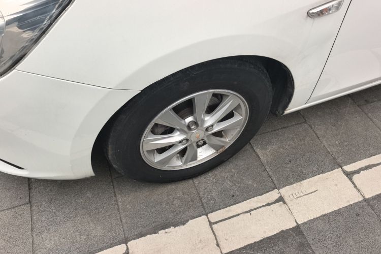 雪佛兰 2015款 赛欧3 1.5L 手动理想天窗版车身外观6007