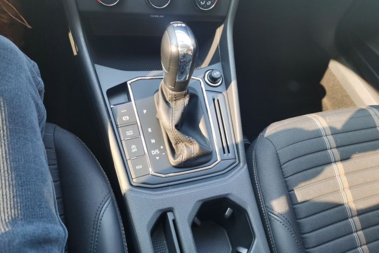 大众 朗逸 2018款 两厢 200TSI DSG舒适版 国V中控内饰18