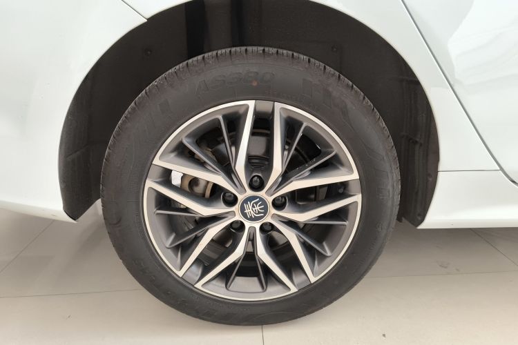 比亚迪 秦PLUS 2023款 冠军版 DM-i 120KM领先型车身外观56