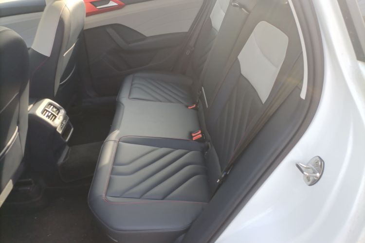 大众 途岳 2024款 300TSI 两驱月尊版中控内饰7004