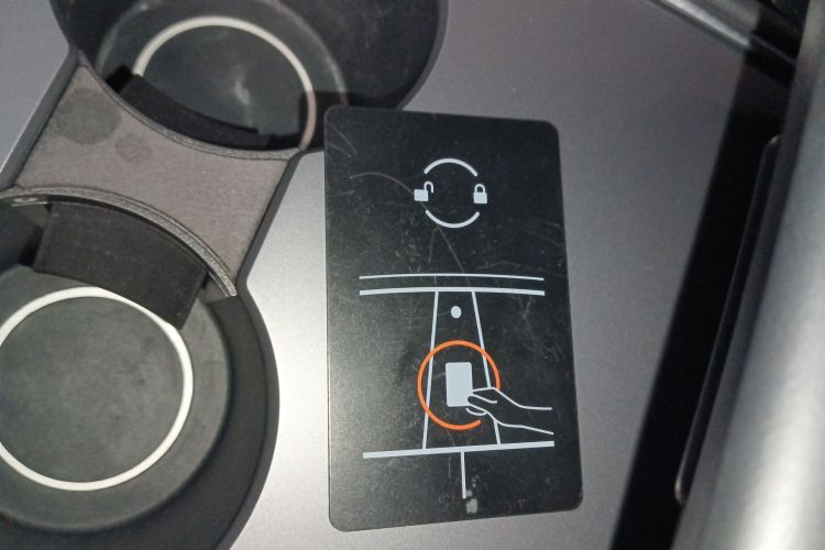 特斯拉 Model 3 2021款 Performance高性能全轮驱动版中控内饰11