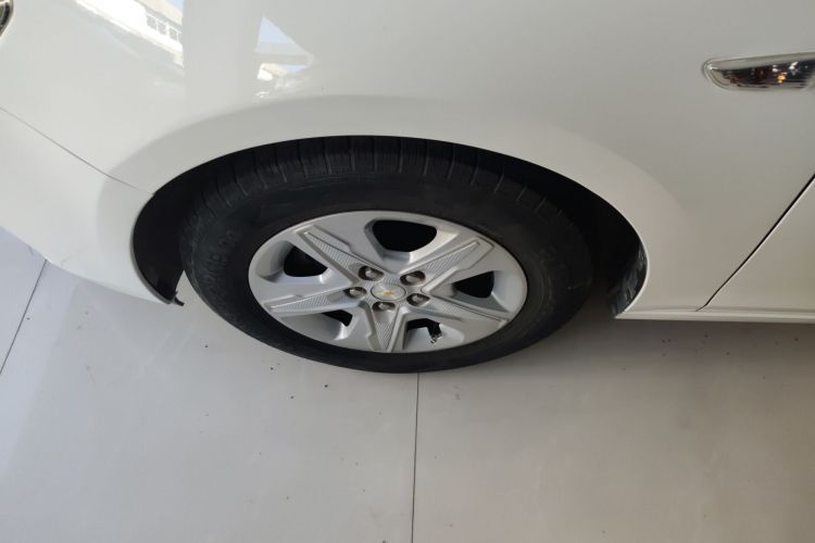 雪佛兰 科沃兹 2018款 320 自动欣享天窗版车身外观6007