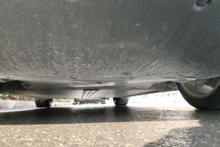 特斯拉 Model Y 2022款 后轮驱动版局部细节9008