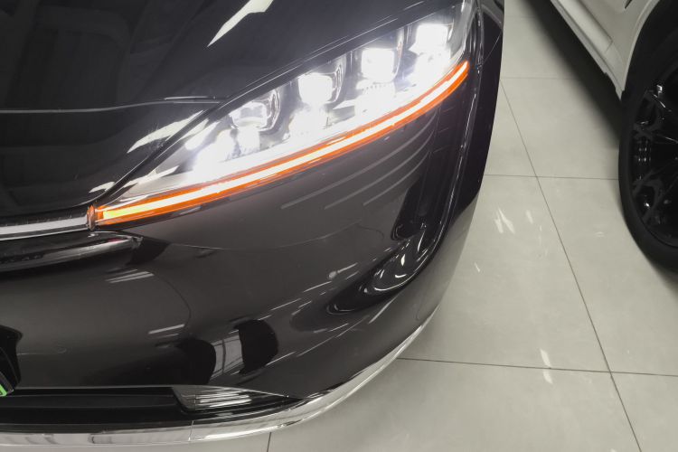 鸿蒙智行 智界R7 2024款 纯电 736km UItra车身外观36