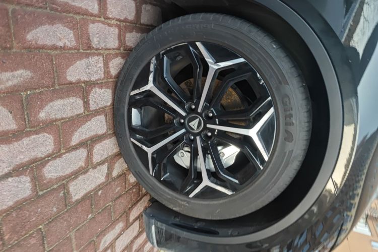 深蓝汽车 深蓝SL03 2023款 200Max增程版车身外观10