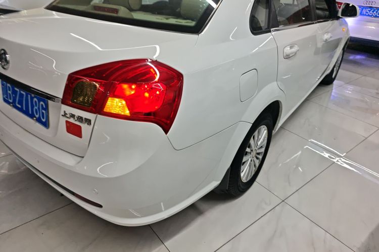 别克 凯越 2015款 1.5L 自动经典型车身外观9