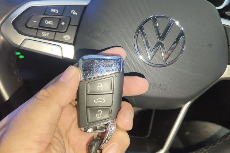 大众 迈腾 2020款 330TSI DSG 豪华型中控内饰7001