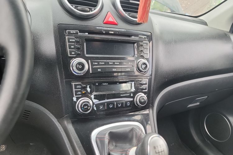 哈弗H6 2015款 升级版 1.5T 手动两驱都市型中控内饰16