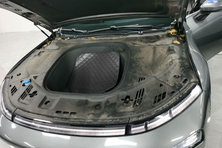 小鹏P7 2020款 670N机舱底盘24