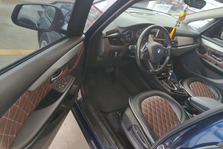 宝马2系旅行车 2016款 218i 领先型中控内饰20