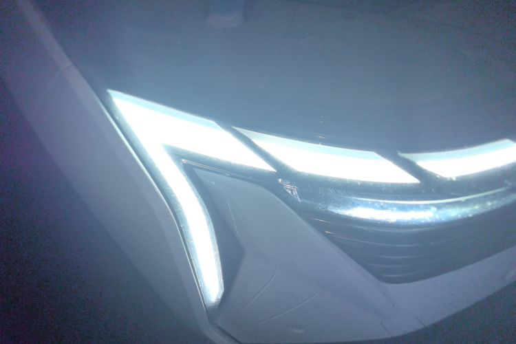 吉利汽车 博越L 2023款 1.5TD DCT尊贵型车身外观6006