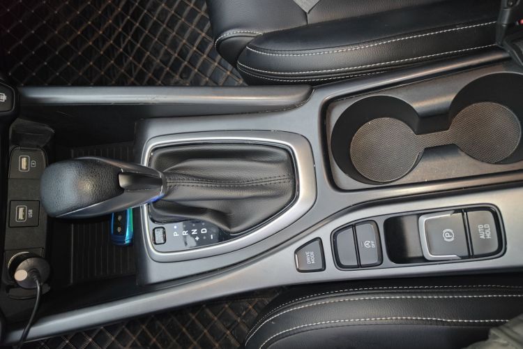 现代 菲斯塔 2019款 240TGDi 运动版 国V局部细节18