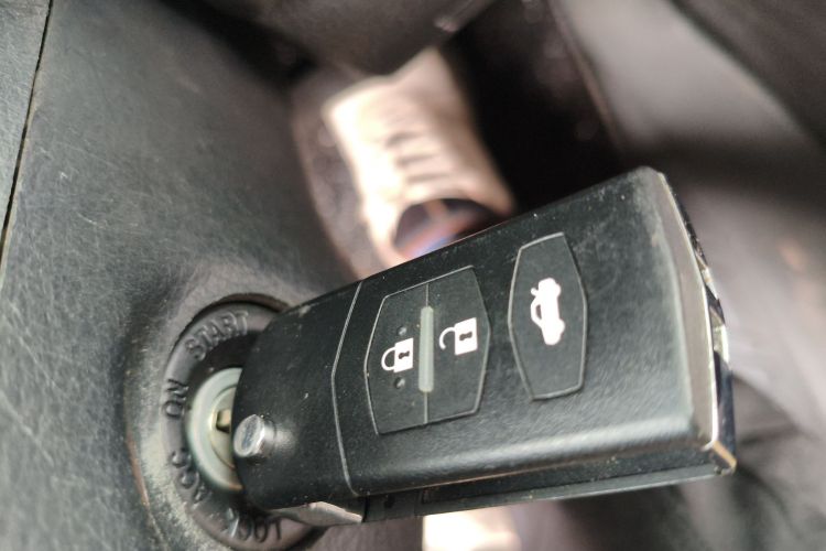 马自达6 2013款 2.0L 自动时尚型中控内饰7001