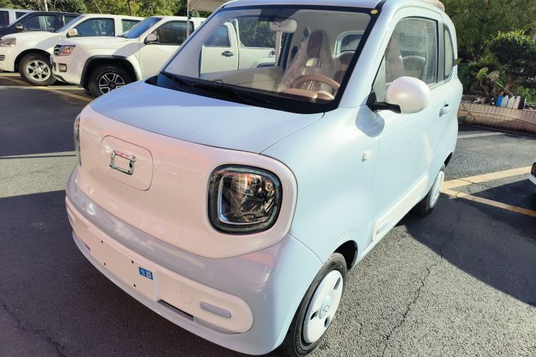 奔腾小马 2026款 222km 闪耀马车身外观1